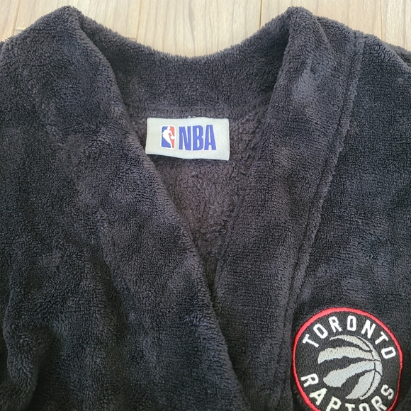 Toddler NBA Toronto Raptors Robe - Picture 3 of 4